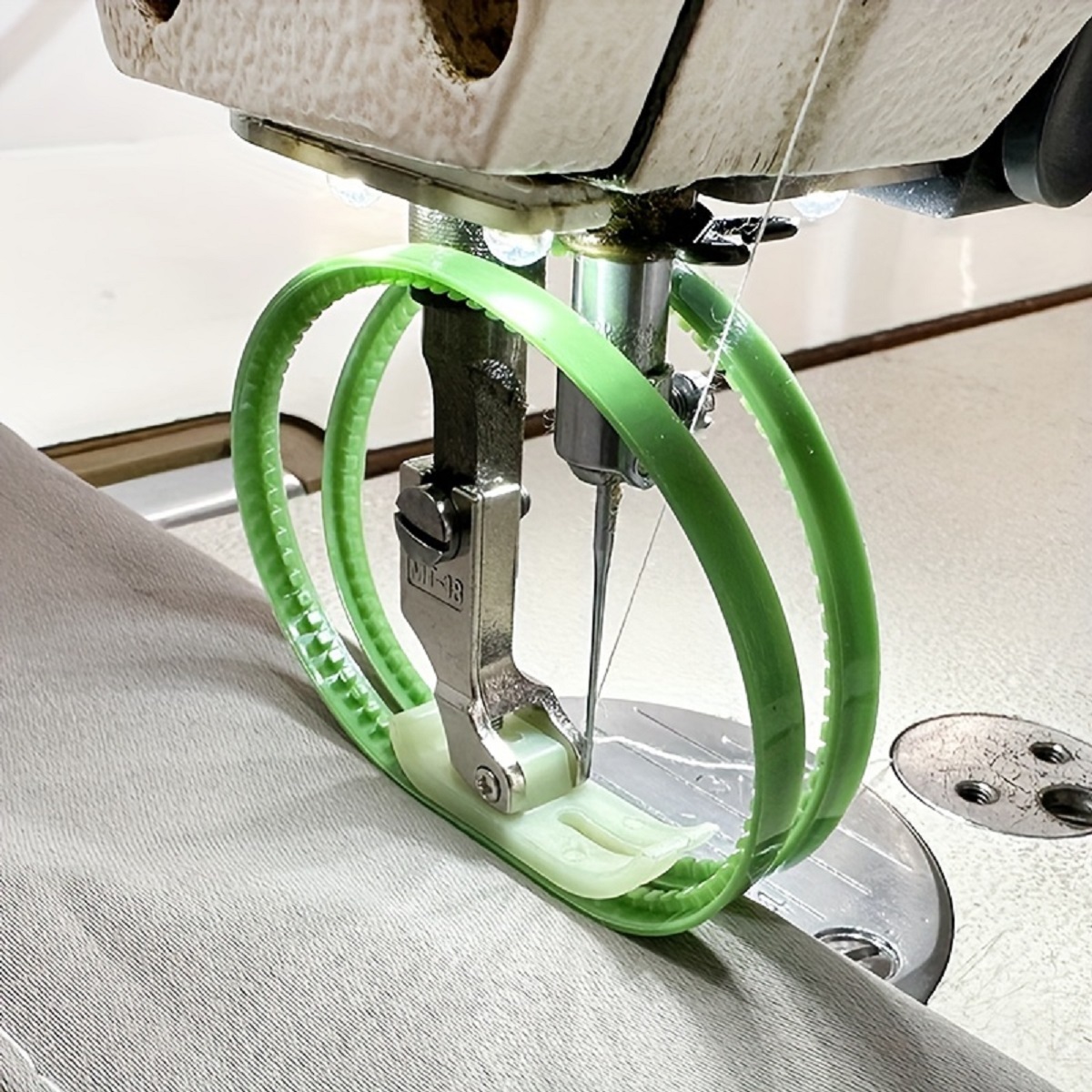 Leatherwork Roller - Pied-de-biche pour réservoir à double rouleau